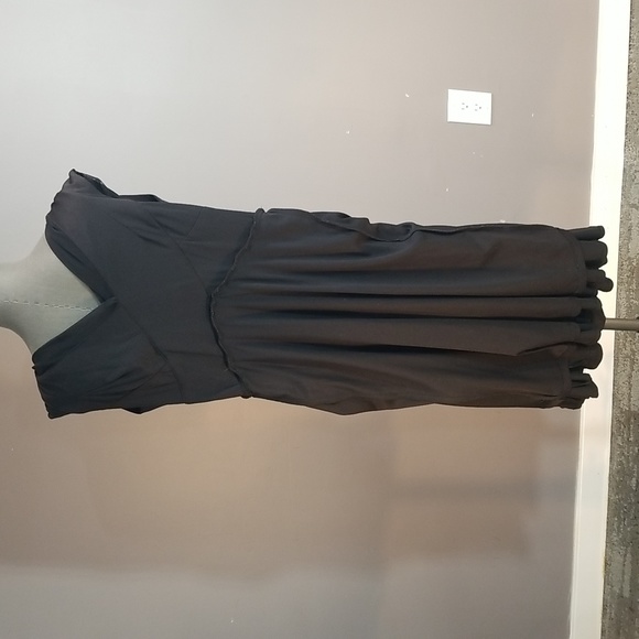 Frank Lyman size 6 black dress made in Canada stretchy fabric.  Designer quality - Picture 13 of 14